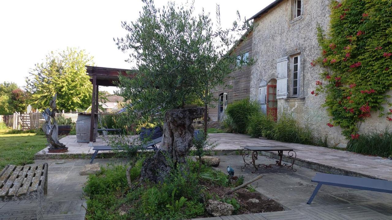 Bed and Breakfast Le Manoir De Gatines Tigne Экстерьер фото