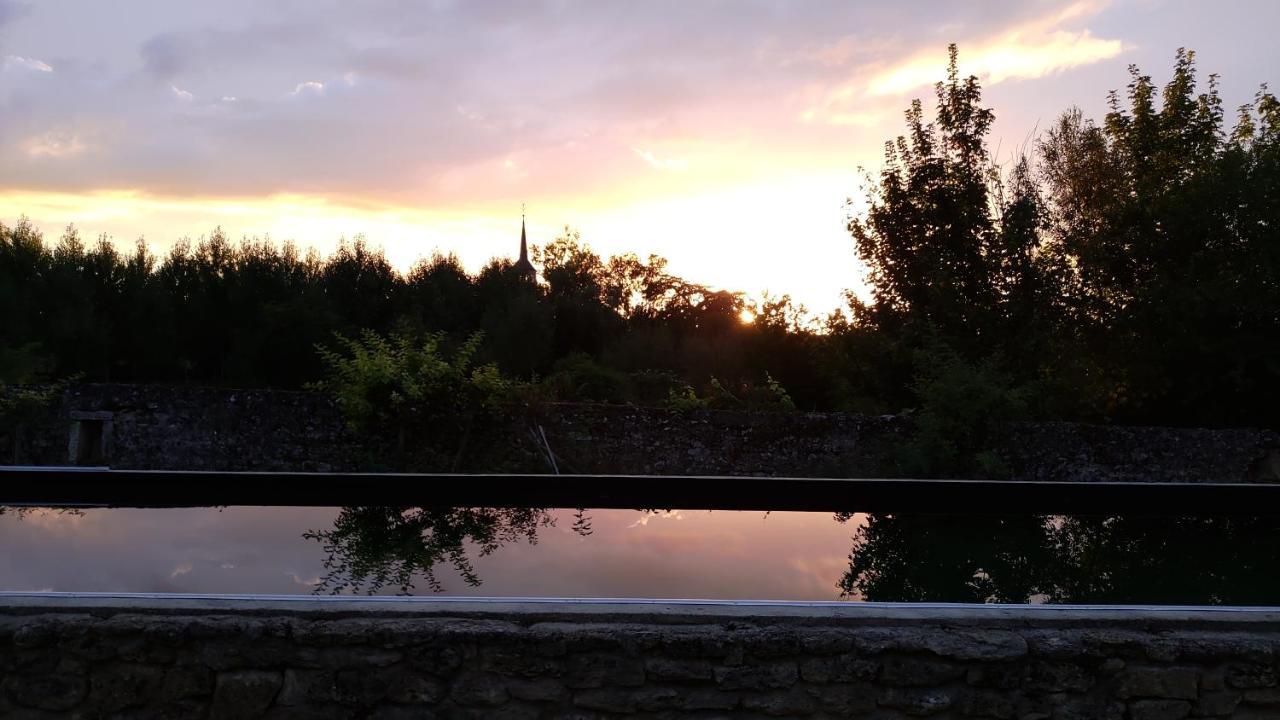 Bed and Breakfast Le Manoir De Gatines Tigne Экстерьер фото