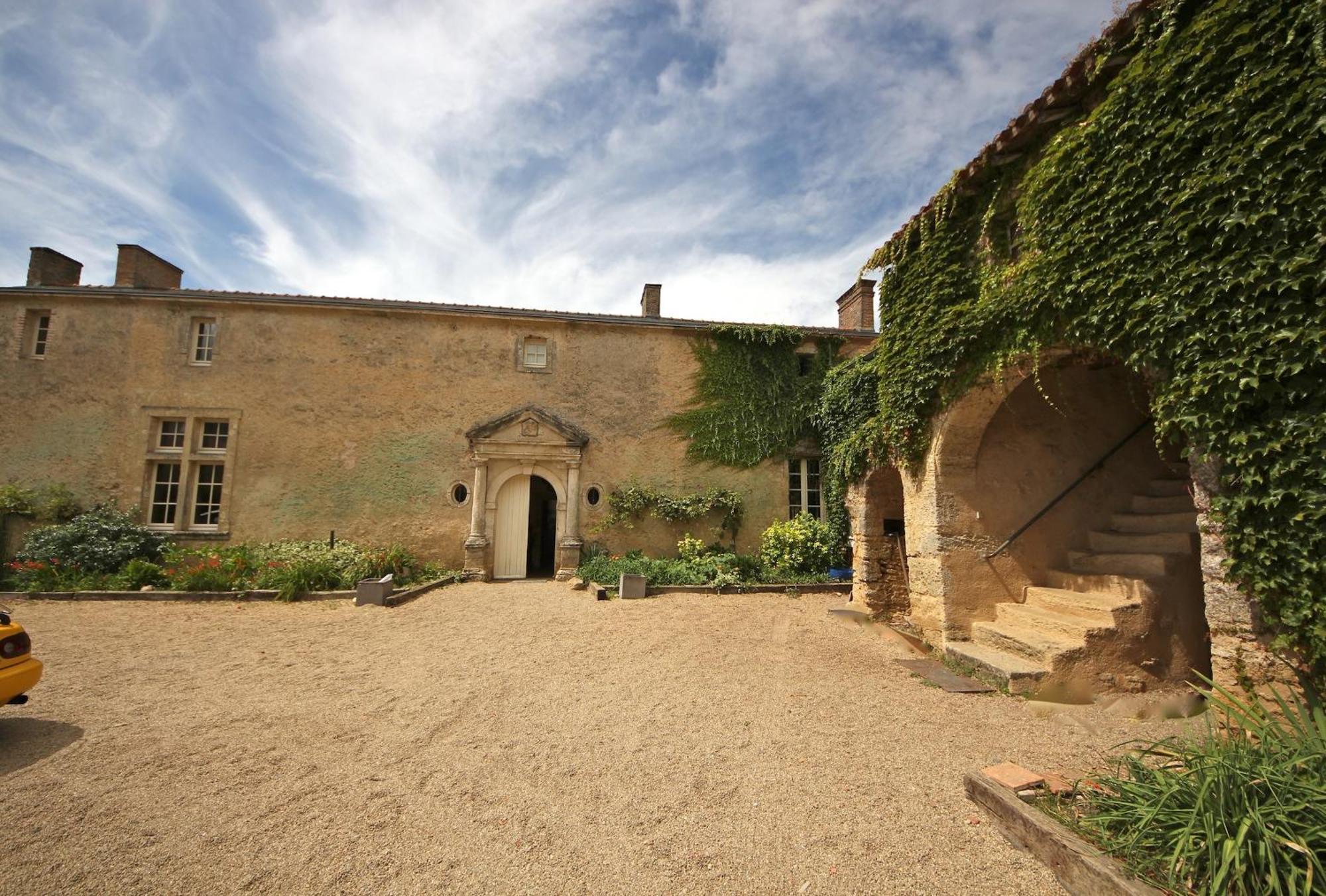 Bed and Breakfast Le Manoir De Gatines Tigne Экстерьер фото